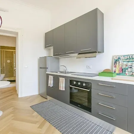 아파트 C M Civitas Leonina Luxury *