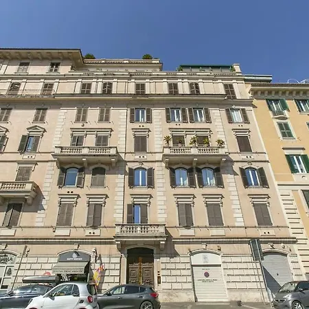 C M Civitas Leonina Luxury 아파트