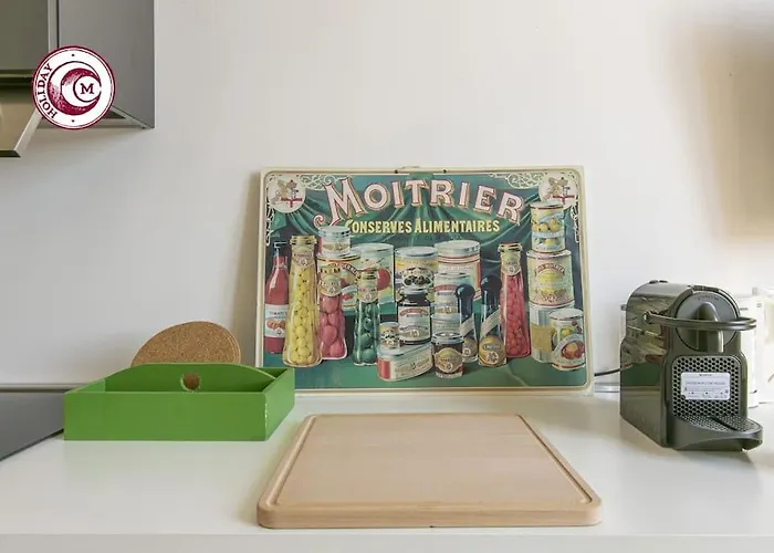 C M Civitas Leonina Luxury