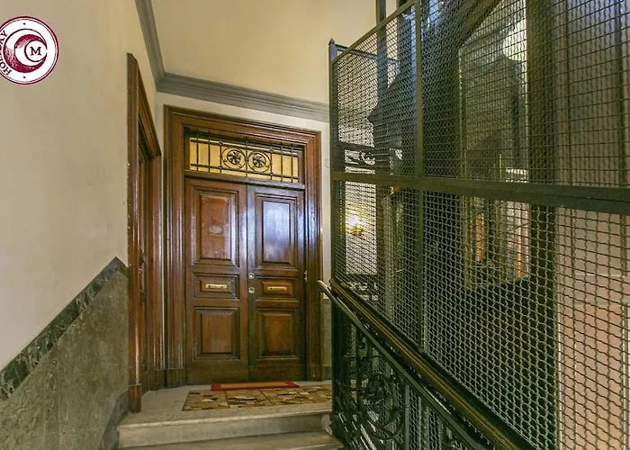 C M Civitas Leonina Luxury